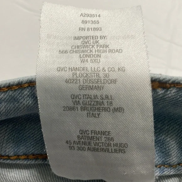 C Wonder jeans crop/capri size 22W light wash 5 pocket style button/zip closure - Picture 8 of 13